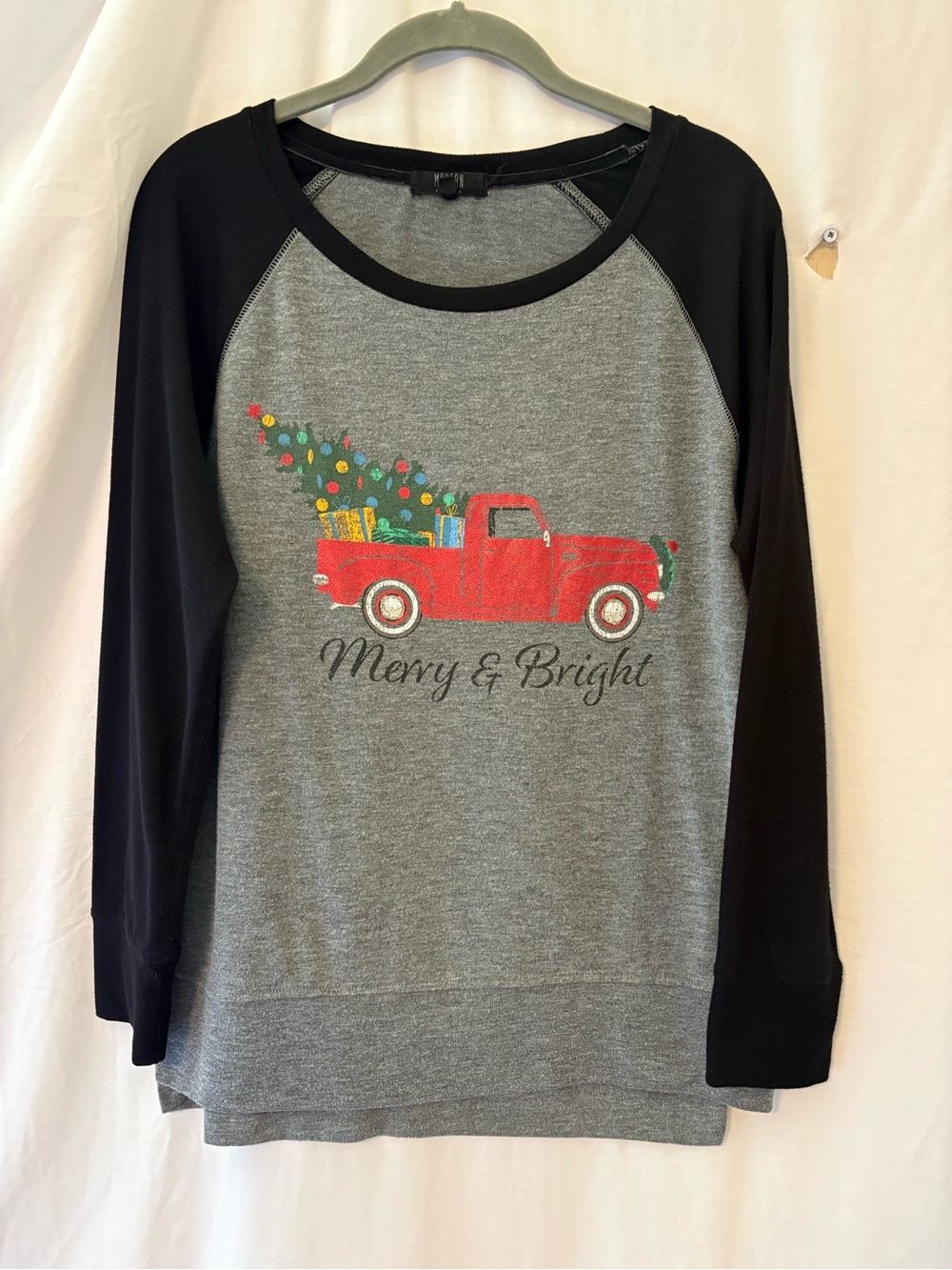 Merry & Bright Red Truck Raglan Long-Sleeve Tee - Gray/Black